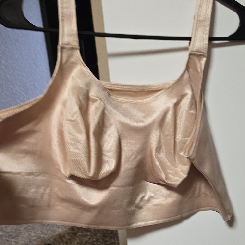 Ruby Ribbon Shimmering Cream Top